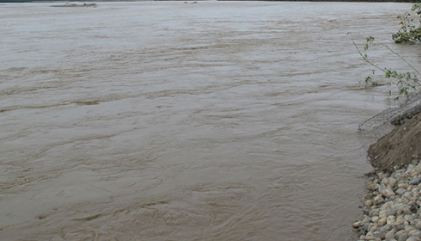 नारायणी नदीले सतर्कता तह पार गर्‍यो