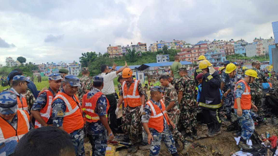 विमान दुर्घटना : १७ जनाको शव आफन्तलाई जिम्मा